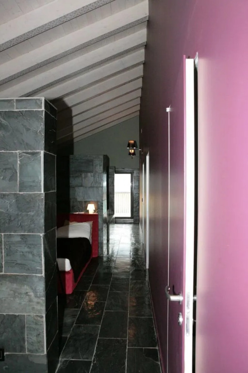 MAANJA Lake Front Suite and Restaurant