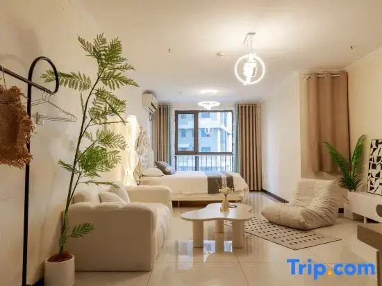 Qibai Homestay (Fude Guangchang)
