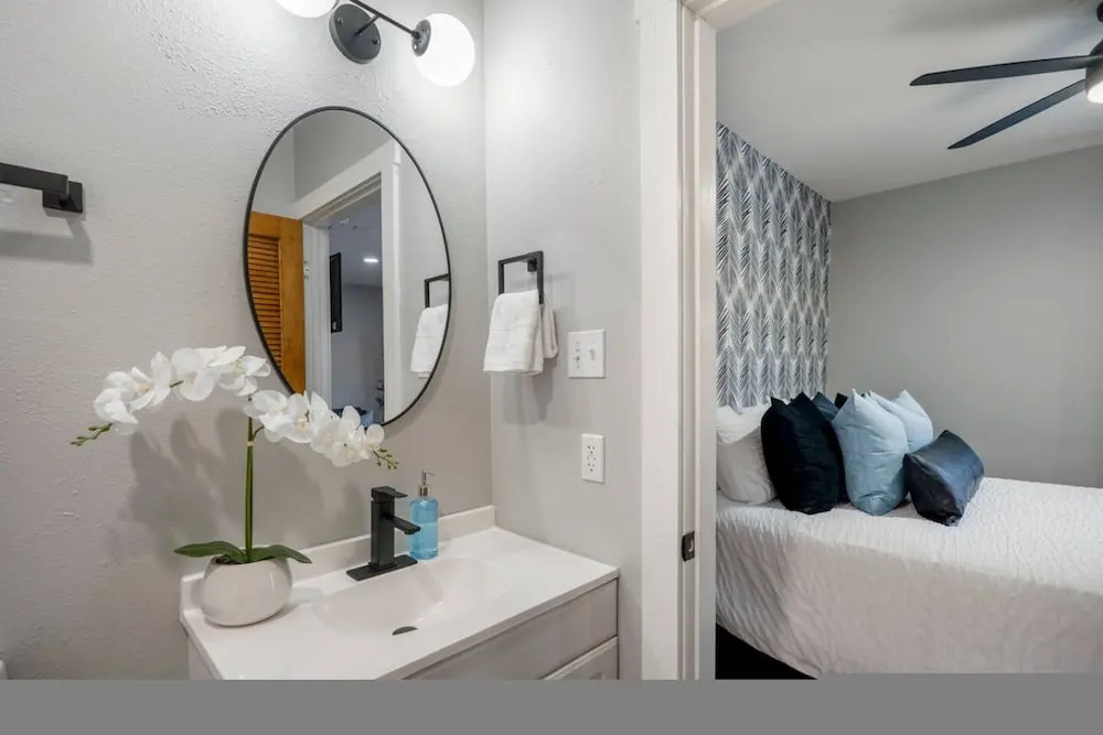 Gated Studio Near Downtown Houston and NRG