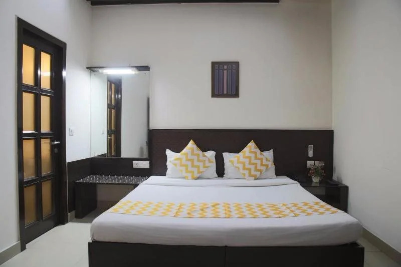 FabHotel Daffodils Inn Connaught Place