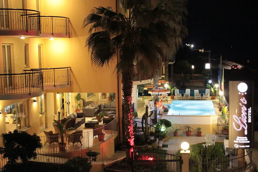 Lions Hotel