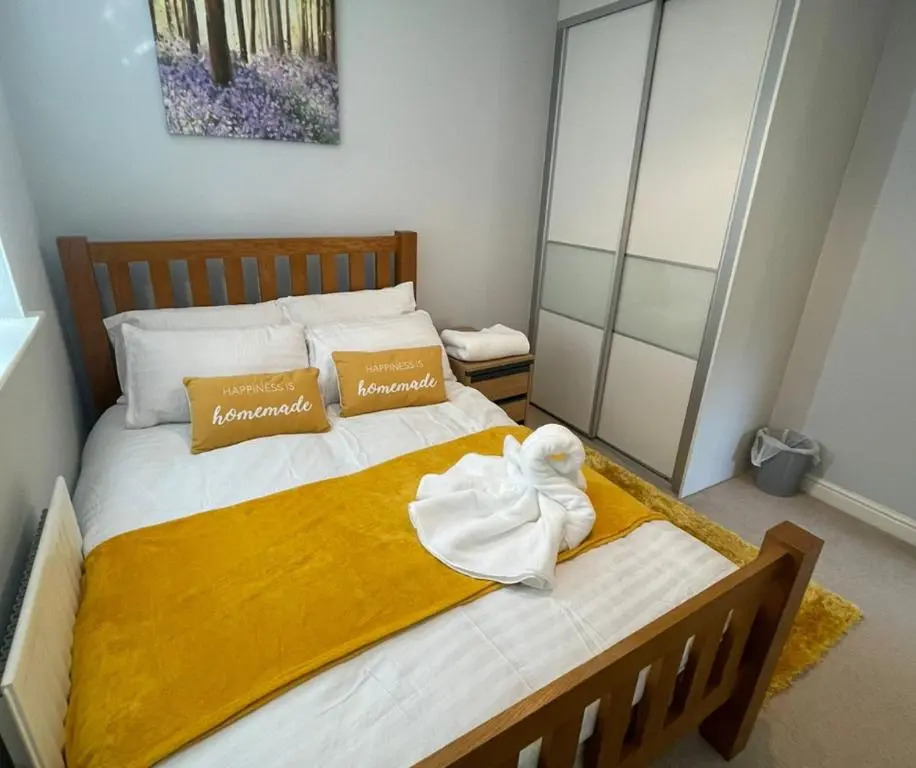 Holiday Home In Cardiff, Sleeps 8