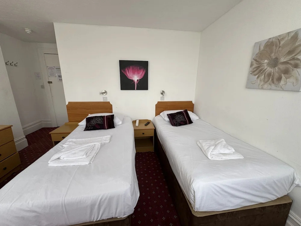 Carlton Court Hotel