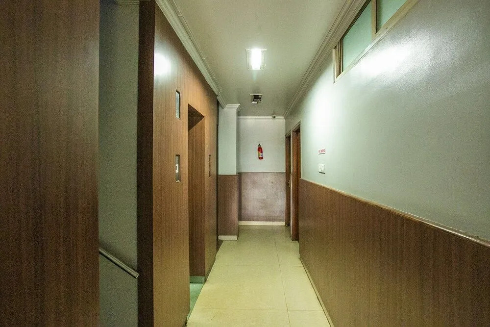 Hotel O White Fort Near Lalbagh Botanical Garden