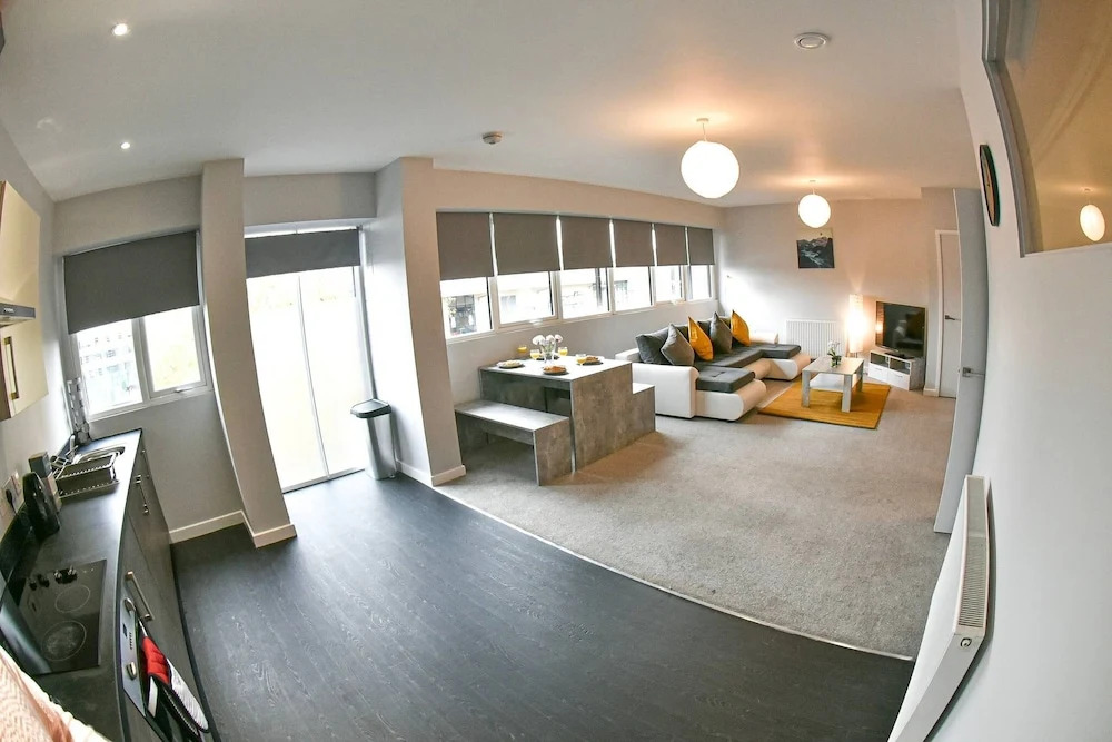 Massive 2bd Central Ipswich