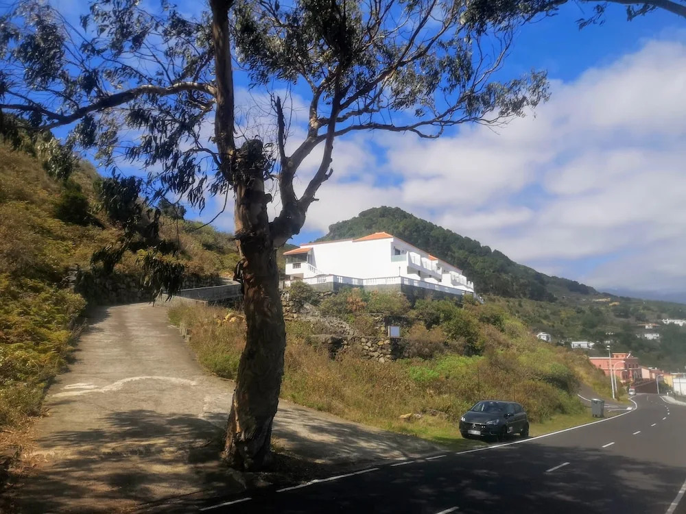 VV Mirador Isla Bonita "by henrypole home"