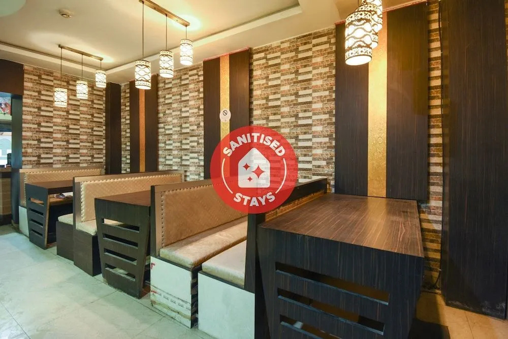 OYO 41435 Golden Residency