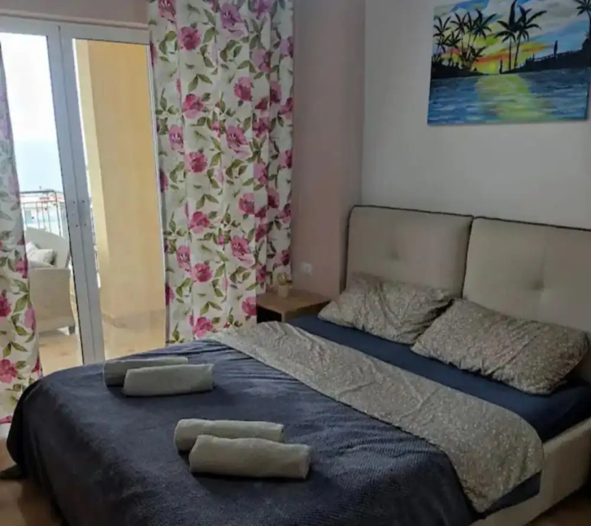 Yellow Apartment Saranda