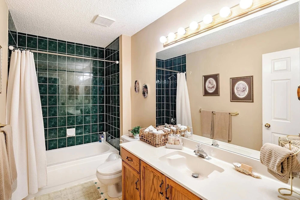 Charming Victorian Home in Okotoks Elegant Comfort & Modern Convenience
