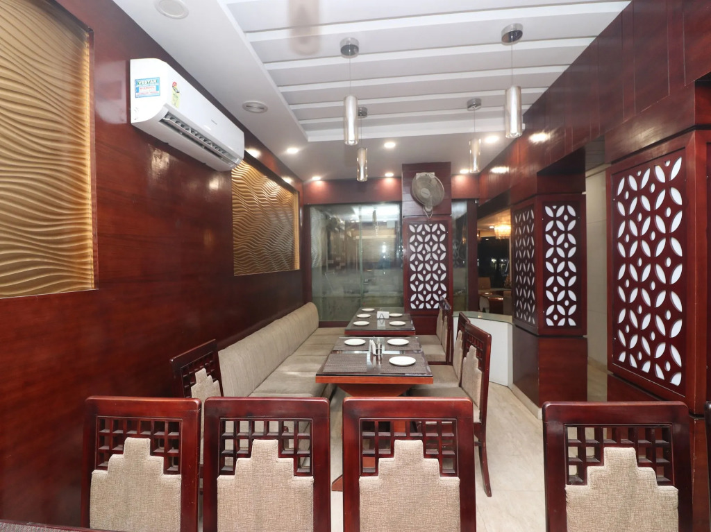 Collection O 28628 Hotel Himgiri Residency