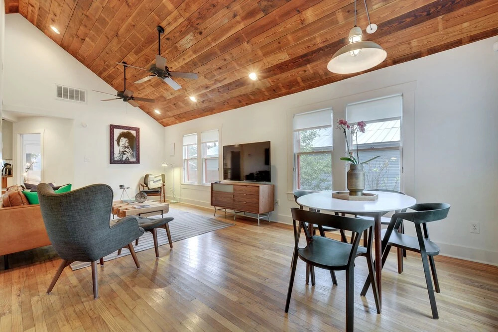 Oak-Shaded House in Bouldin - 2 Br Home