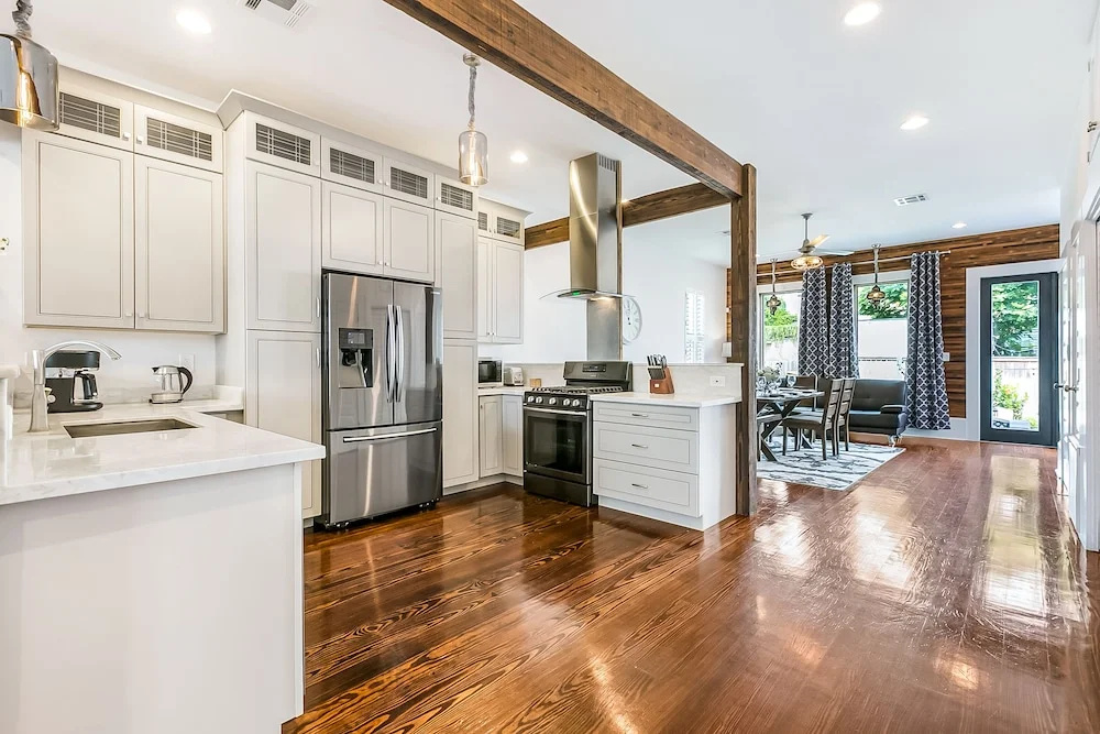Spacious Townhouse close to FQ & City Hot Spots