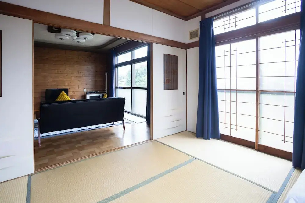 Gray house toya