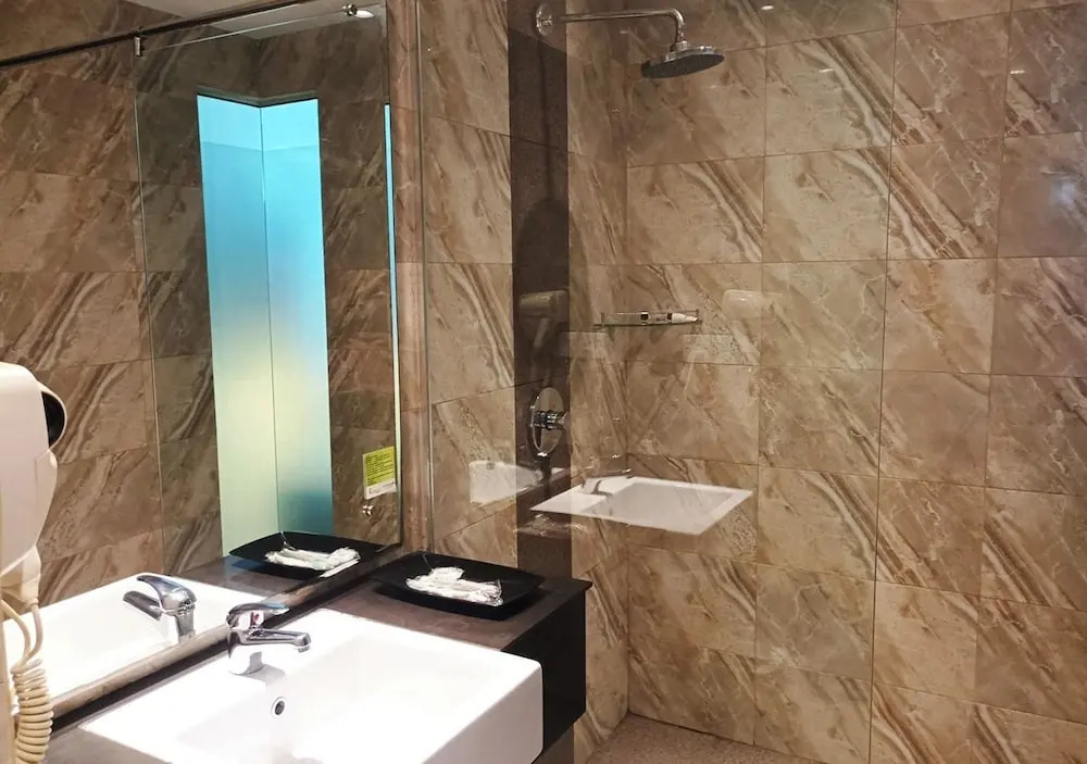 King's Hotel Nagoya Batam