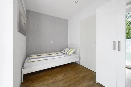 Apartment End