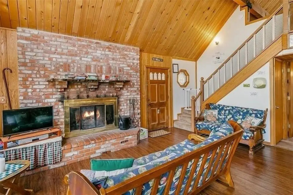 Secluded Mountain Getaway 3 Bedroom Home by RedAwning