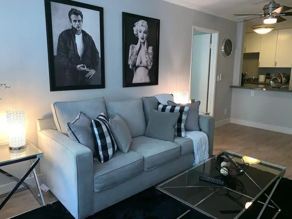 Hollywood Charming Vacation