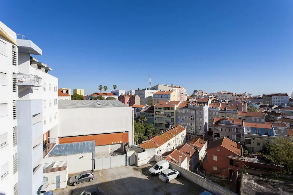 GuestReady - Stylish apt w/ balcony in Graca