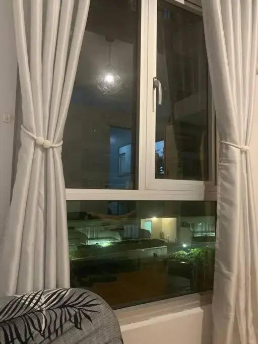 Minimalist 1 Bedroom in Alabang near Molito and ATC with WiFi & Netflix m
