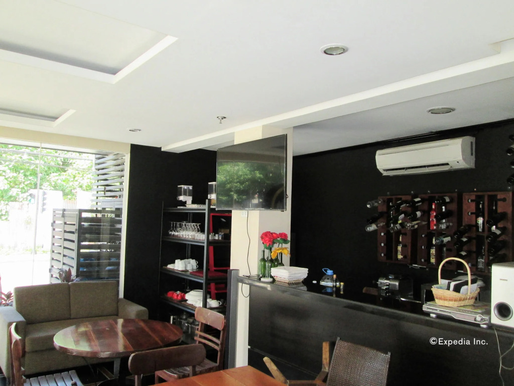 The Upperhouse Hotel Boutique Stay with City & River Views