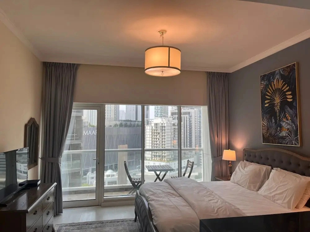 Stylish Studio With Balcony in Downtown Dubai