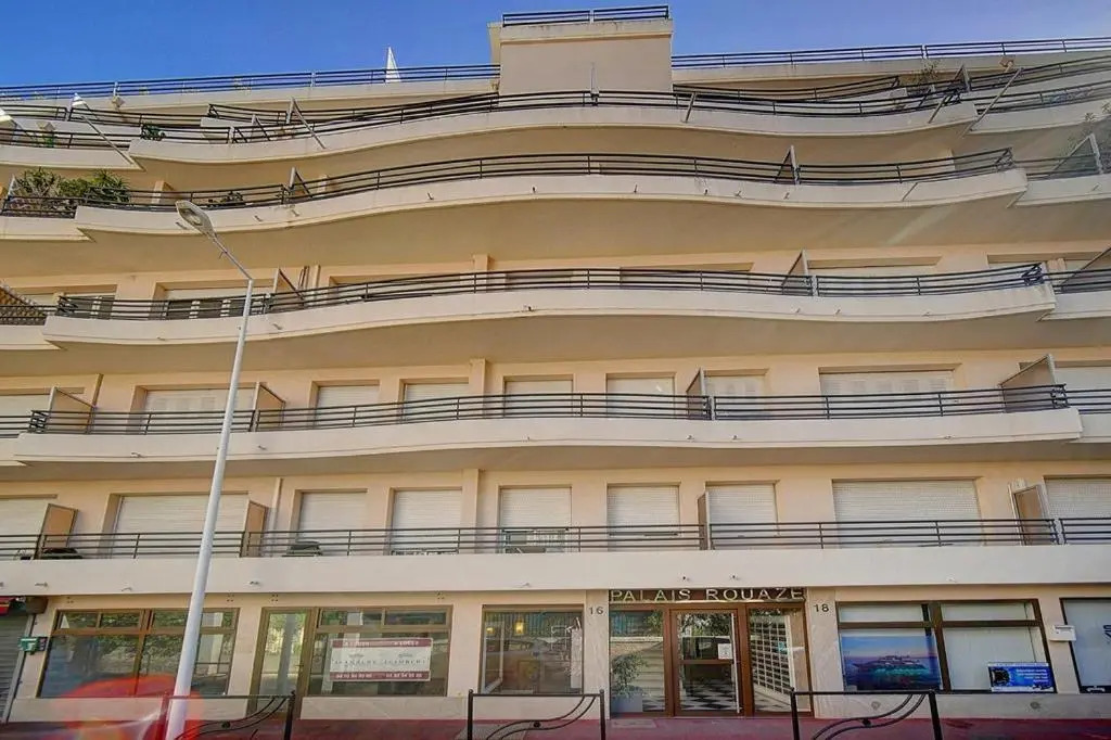 STUDIO MODERNE et LUMINEUX PROCHE CROISETTE A0B132