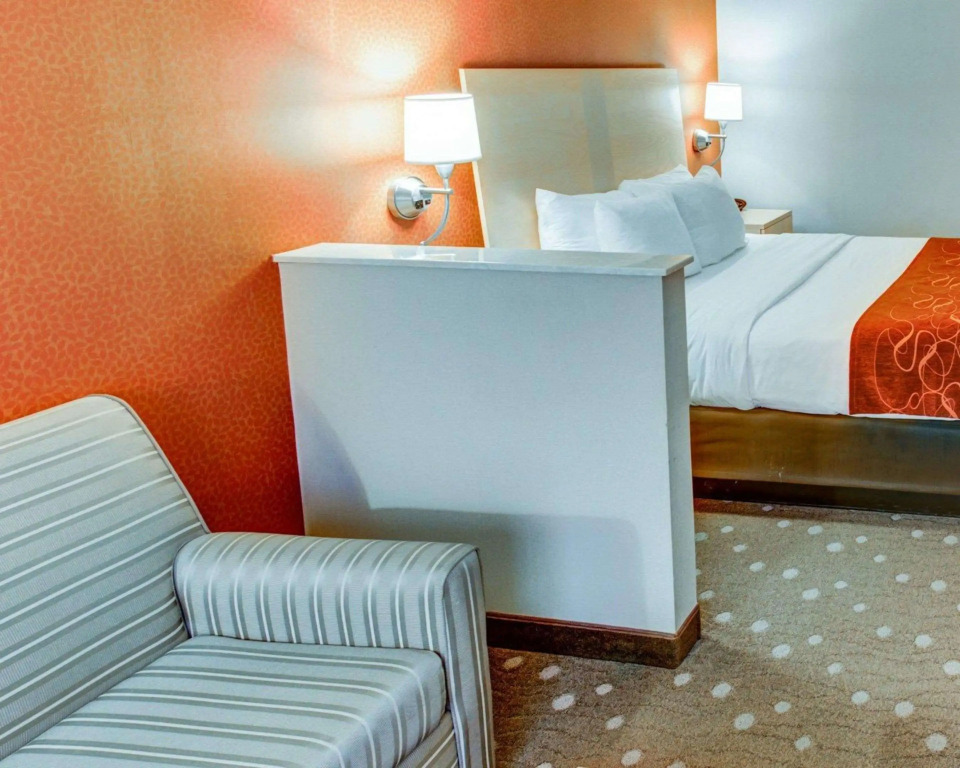 Comfort Suites Pittsburgh Airport
