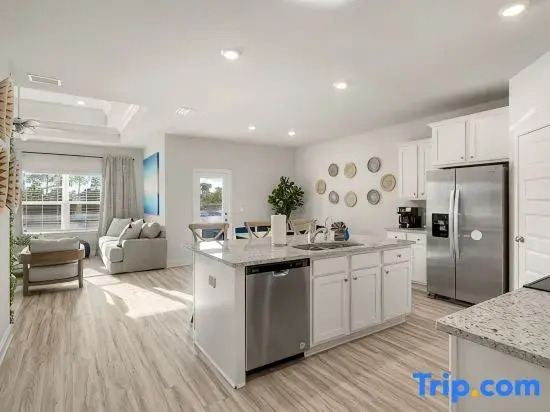 Golf Cart Included  | Walk to Beach | Pool | Bikes