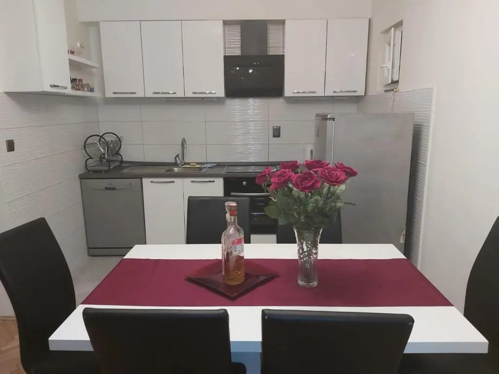 Apartment Ema