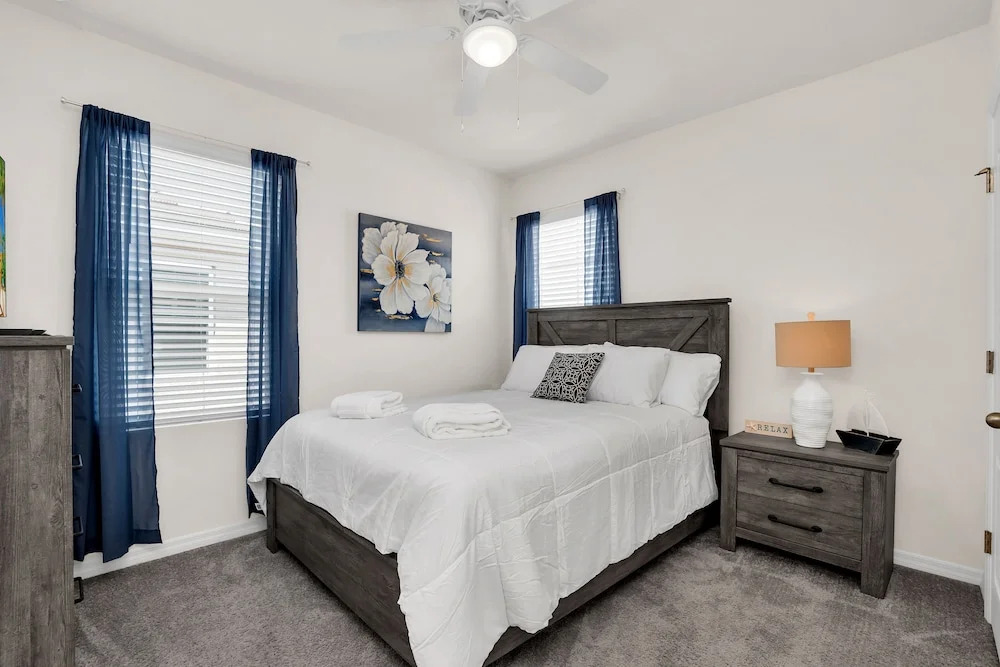 7631oml-solterra Resort 6 Bedroom Home by RedAwning