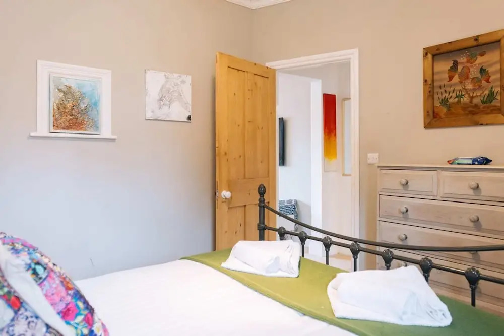 Inviting 1BD Flat - 20 Mins to Brighton Beach!
