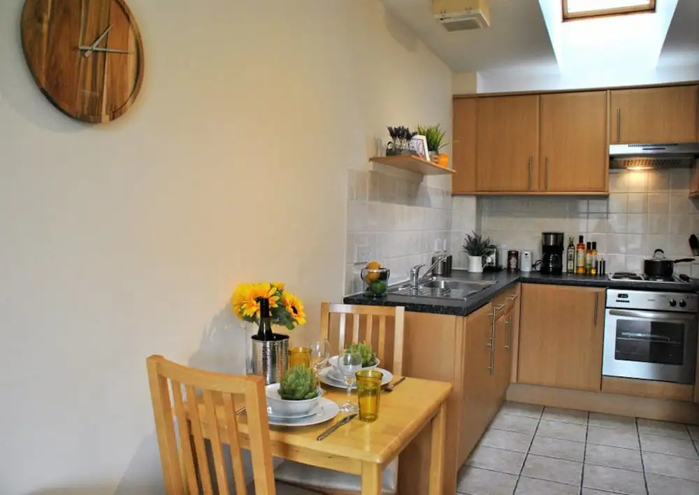 Alexandra Court One Bedroom Central Windsor Flats with Parking