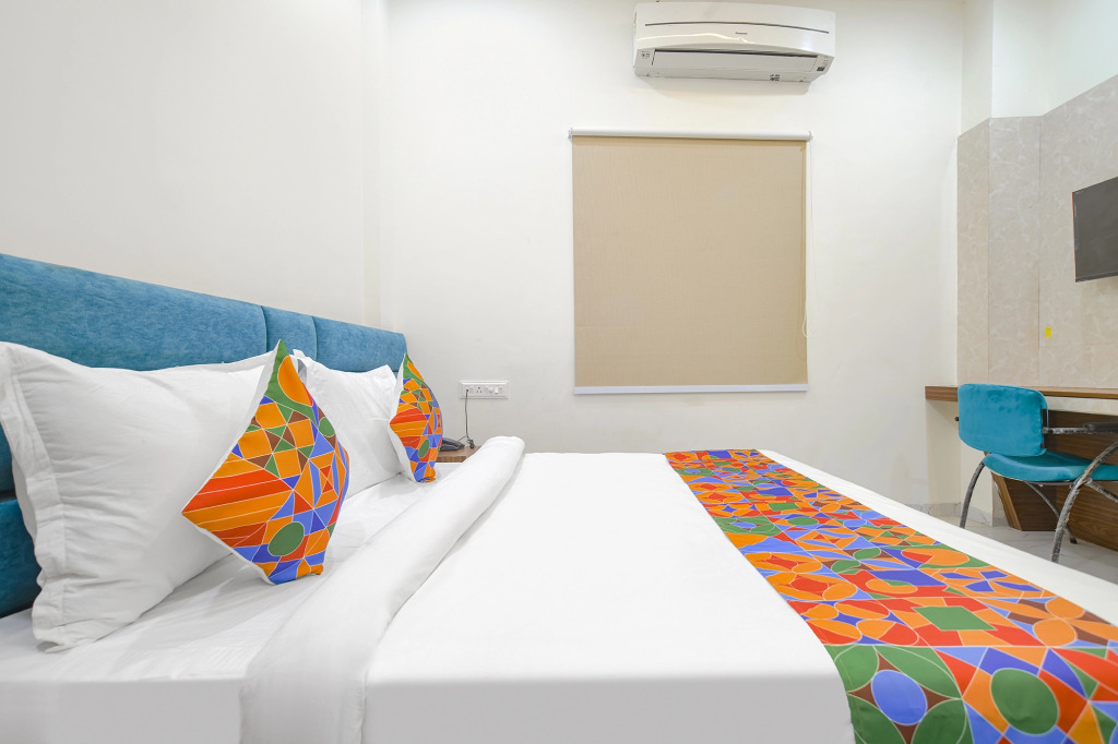 FabHotel Grand Giriraj