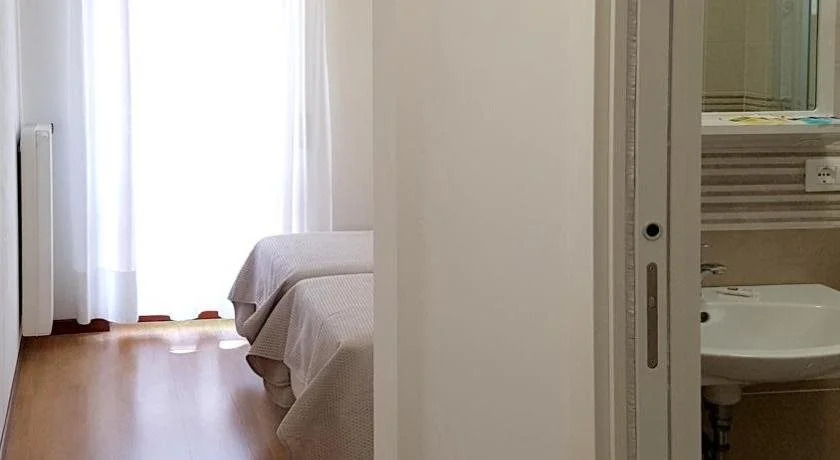 Hotel Carol