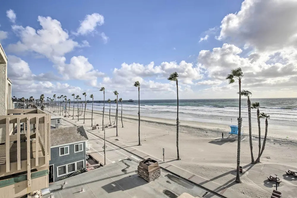 Charming Oceanside Condo w/ Beach & Pool Access!