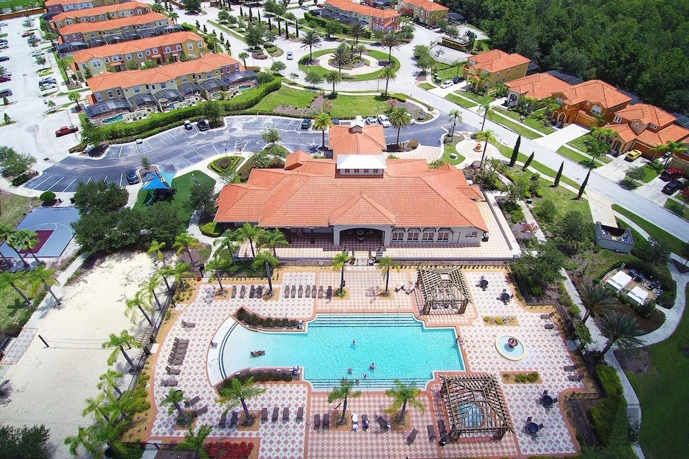 Stunning 6 Bedroom Single Family Home Close to Disney 327