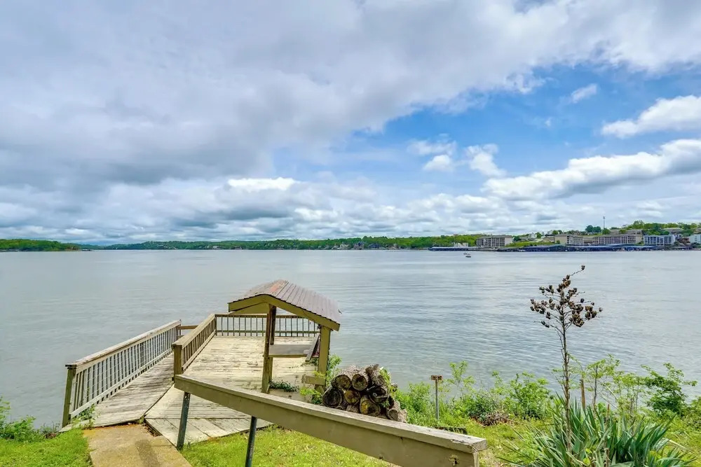 2 Decks, Lake Views! Group Escape in Osage Beach