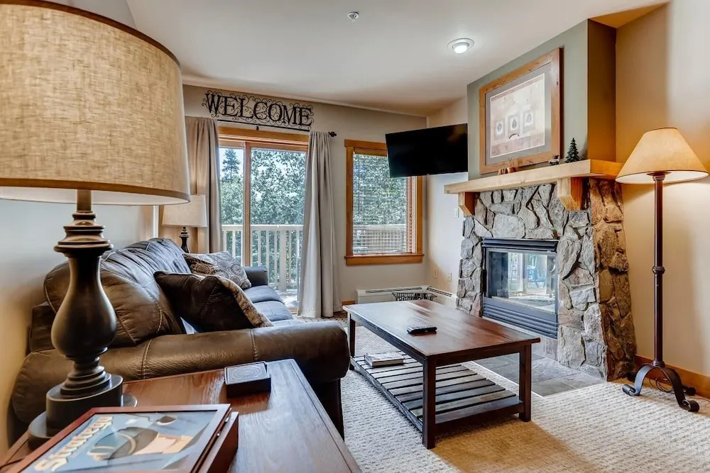 Premier Red Hawk Lodge 2 Br~walk To Slopes~kids Ski Free 2 Bedroom Condo by RedAwning