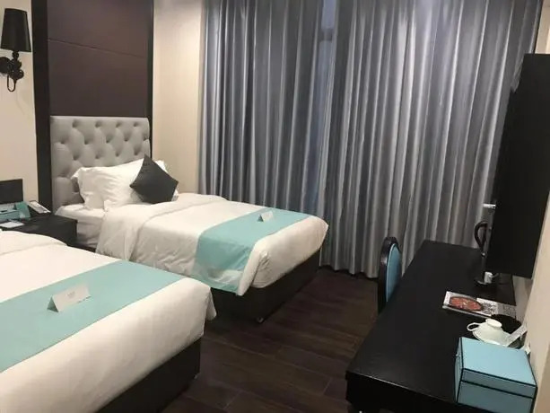Xi . Hotel