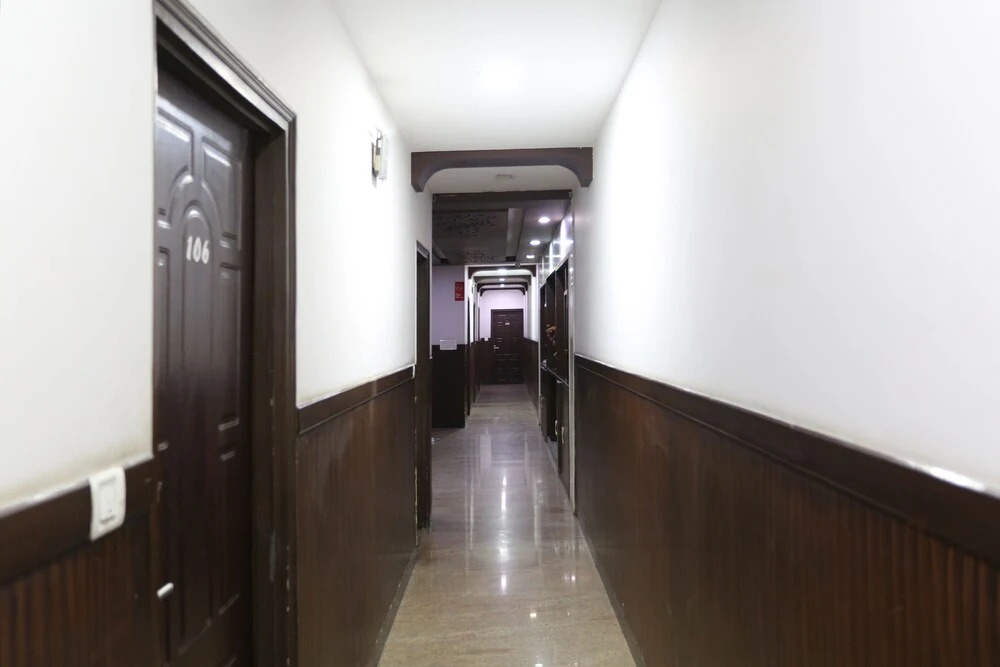 OYO 2660 Hotel Radhe Inn