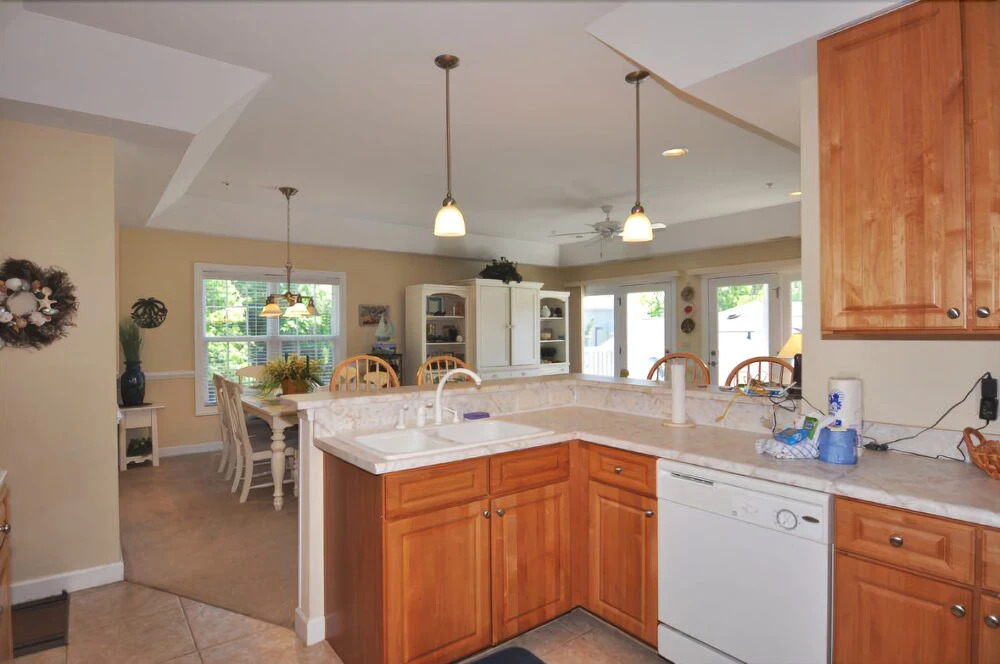 805 Colony II 3 Bedrooms 2 Bathrooms Condo