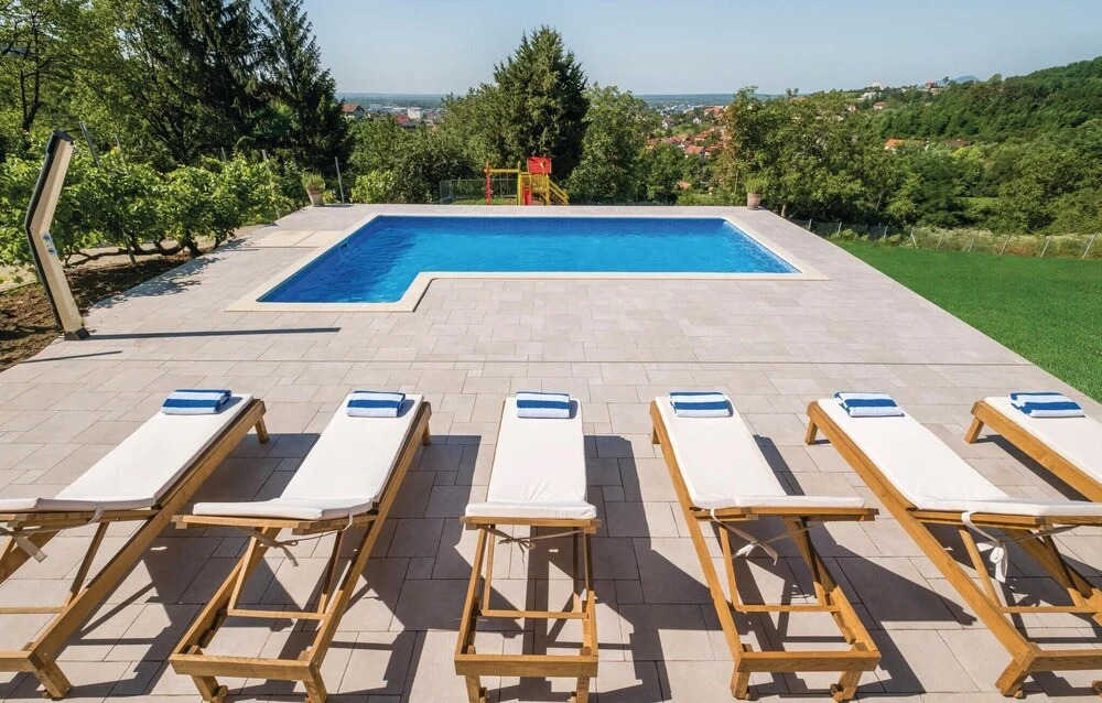 Amazing Home in Zagreb With Outdoor Swimming Pool, Wifi and Outdoor Swimming Pool