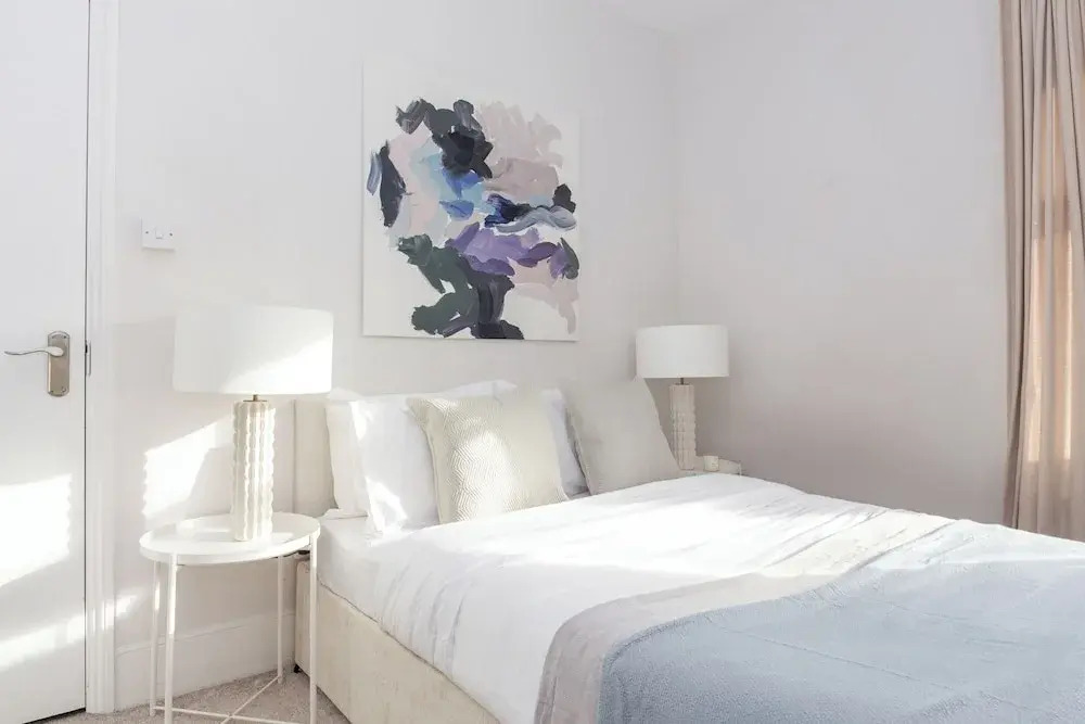 Newly Renovated Large 4-5 Bedroom House
