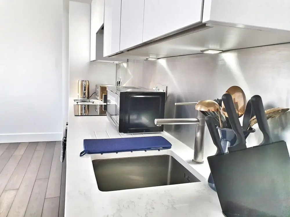 Urbane Spacious Executive Apartment