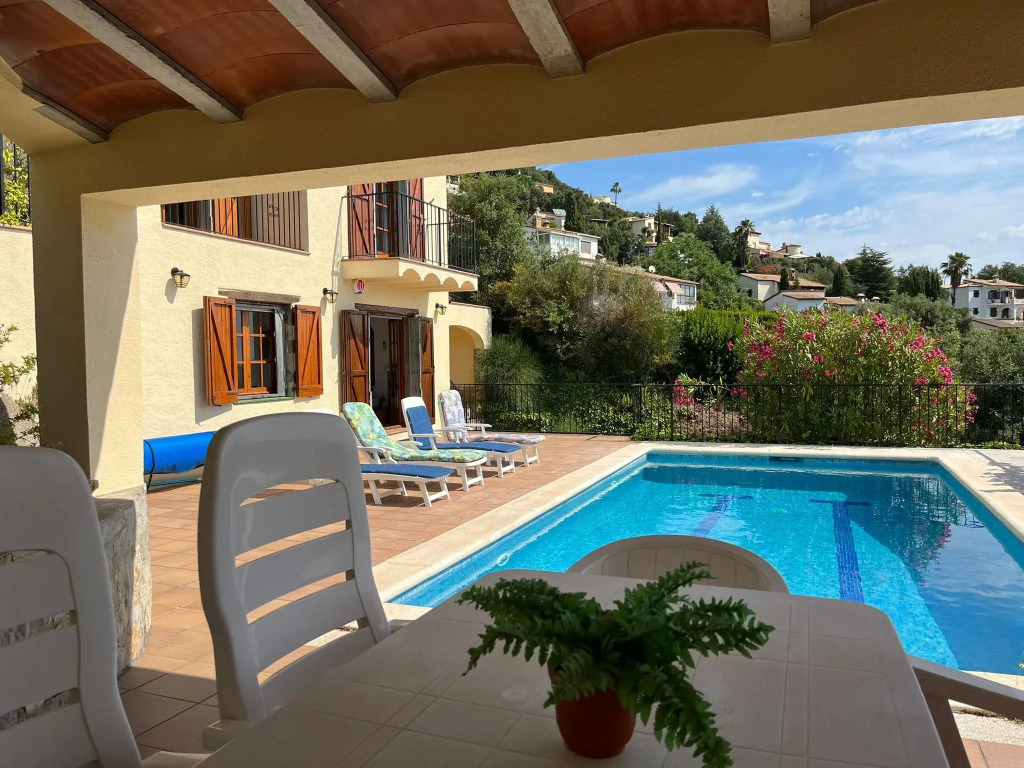 Beautiful holiday home in Calonge with private pool