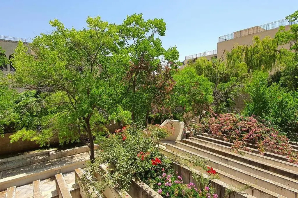 Cosy Studio in Mamilla, free parking up to 5 ppl