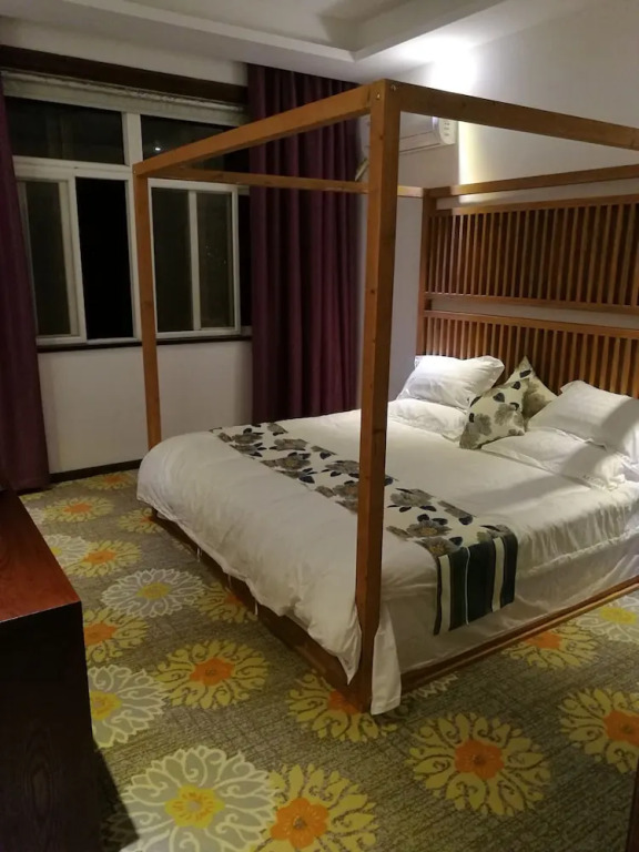 Wuzhen Shingle Hotel