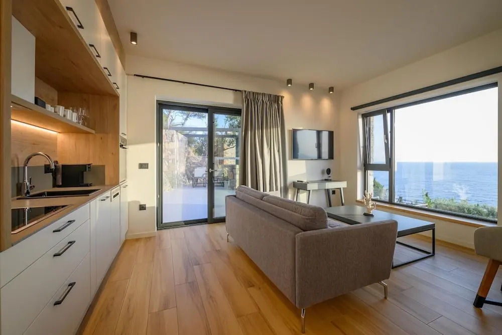 Vrahos Executive Suite