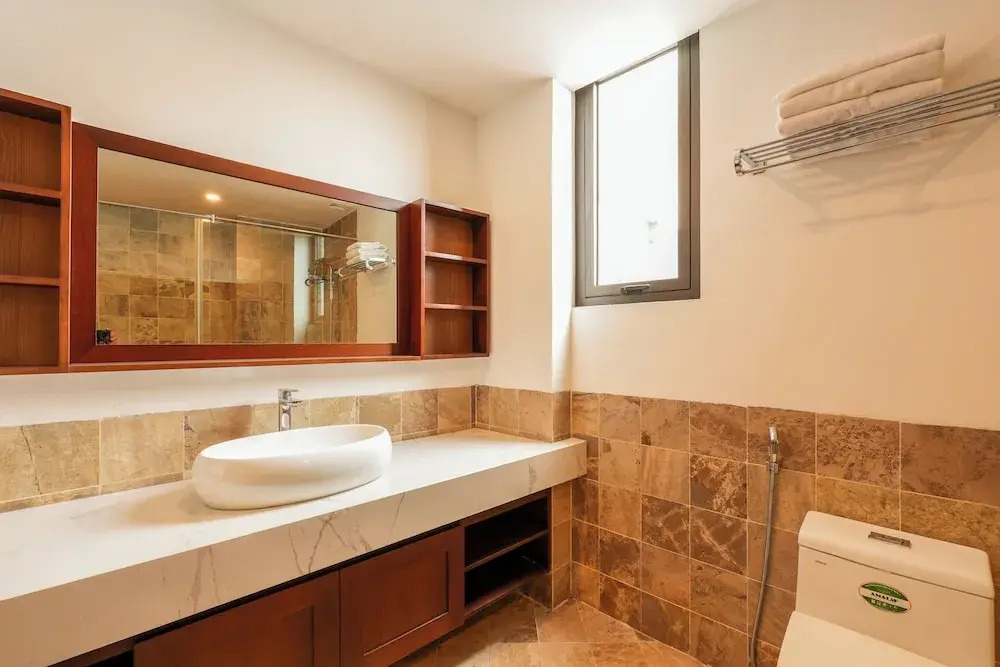 NINE HOUSING West Lake 136 Vu Mien