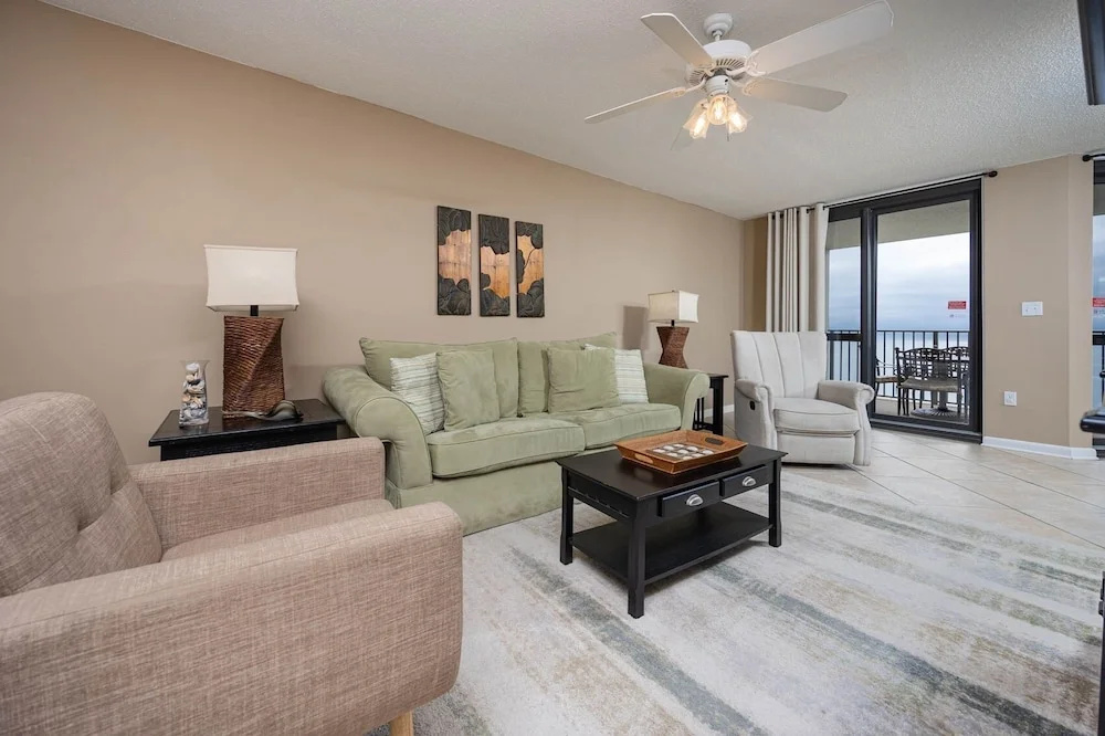 Phoenix Vi 61007 1 Bedroom Condo